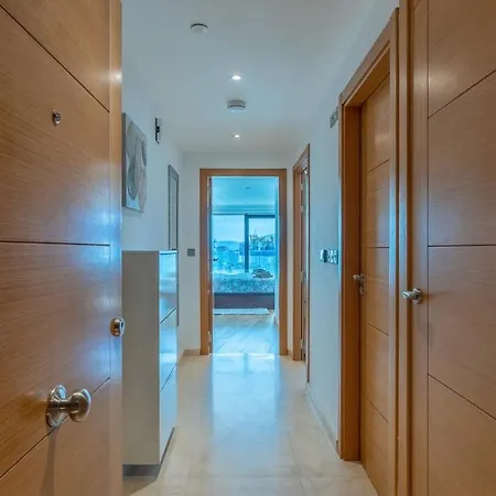 Seaside Serenity Oasis - High Floor - Stunning Views Appartement