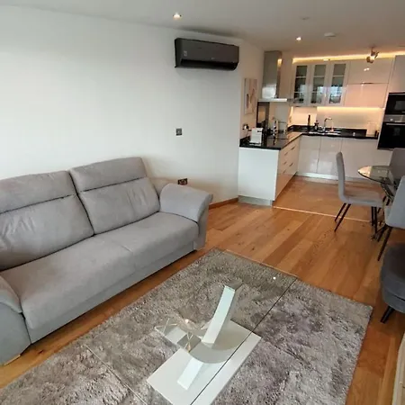Seaside Serenity Oasis - High Floor - Stunning Views Gibraltar