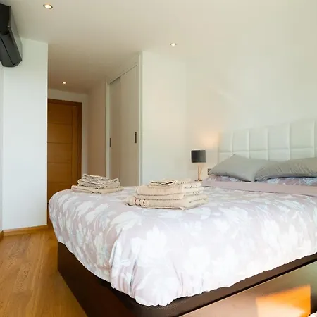 Seaside Serenity Oasis - High Floor - Stunning Views Apartment *