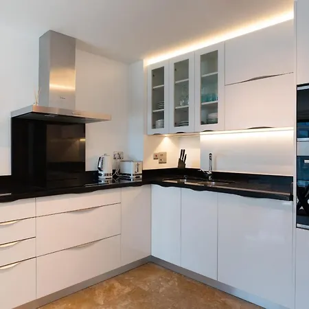 Apartment Seaside Serenity Oasis - High Floor - Stunning Views
