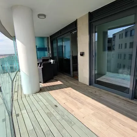 Seaside Serenity Oasis - High Floor - Stunning Views Gibraltar