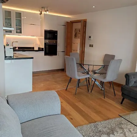 Seaside Serenity Oasis - High Floor - Stunning Views * Gibraltar