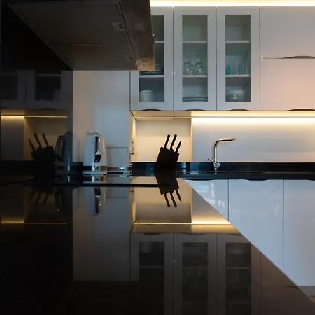 Seaside Serenity Oasis - High Floor - Stunning Views * Gibraltar